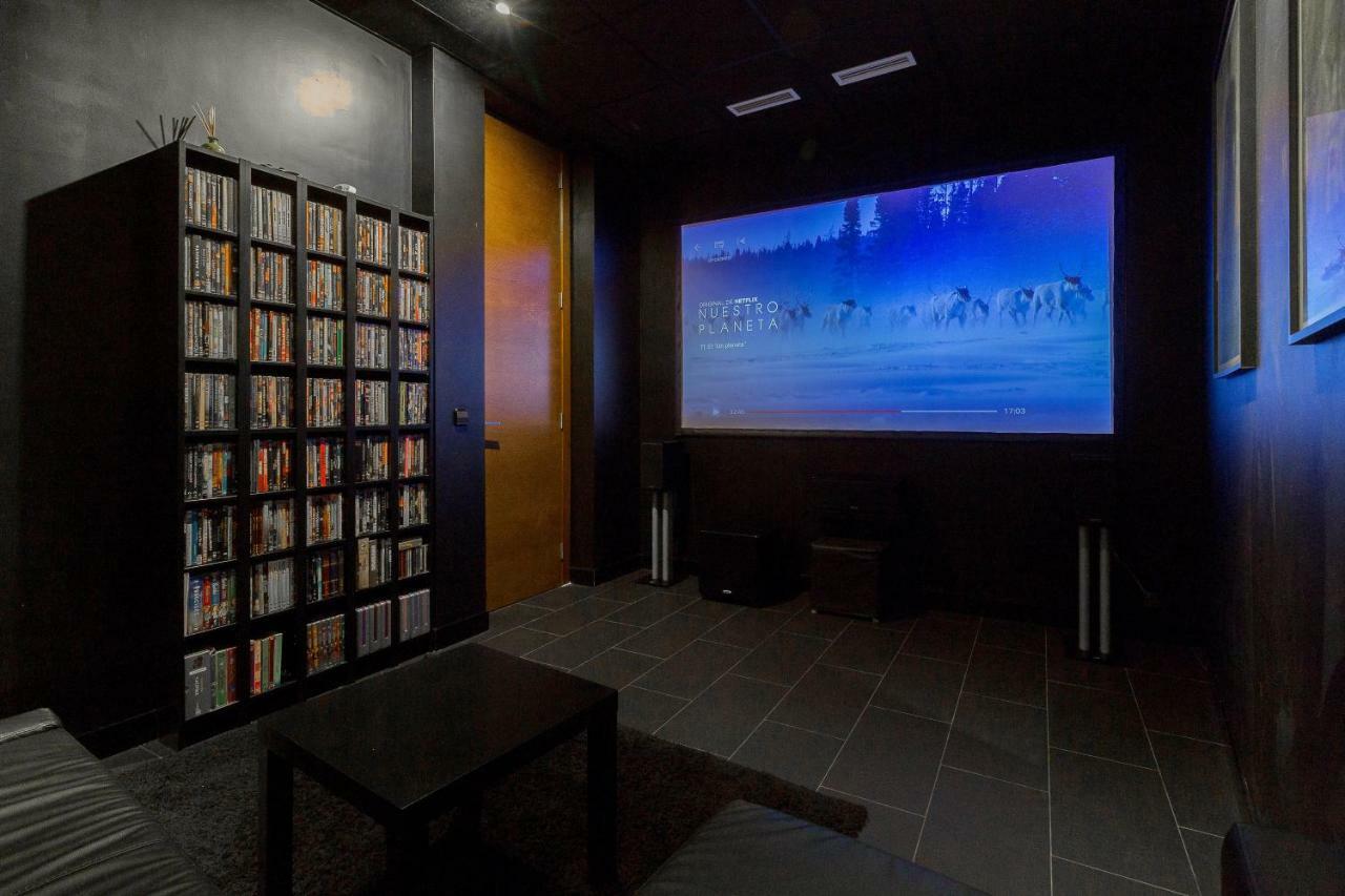 Vlvilla - Villa De Lujo En Valencia Con Piscina Privada Y Sala De Cine Burjassot Ngoại thất bức ảnh